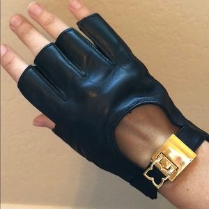 Black leather fingerless gloves